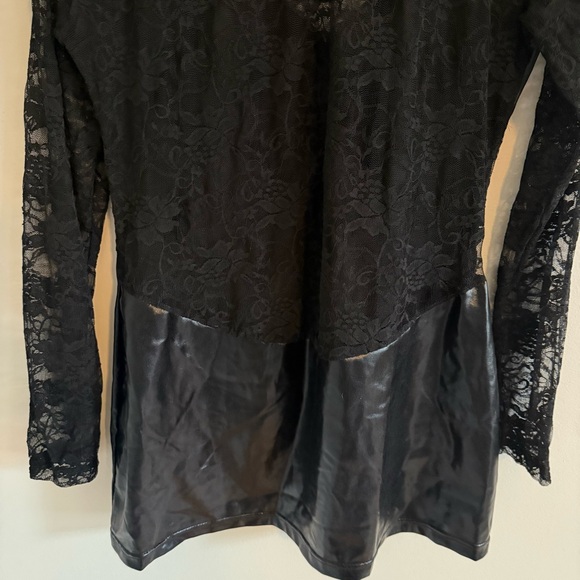 Black Lace Bodycon Dress - Picture 8 of 9